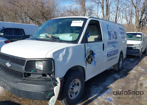 2015 Chevrolet Express 2500 Work Van z USA, uszkodzony, nr VIN 1GCWGFCF1F1277882